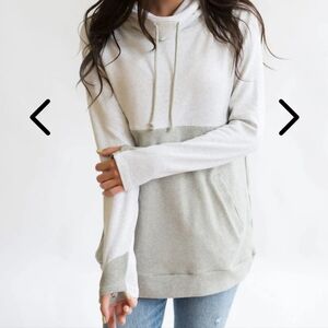 Nursing Queen pullover light gray size small